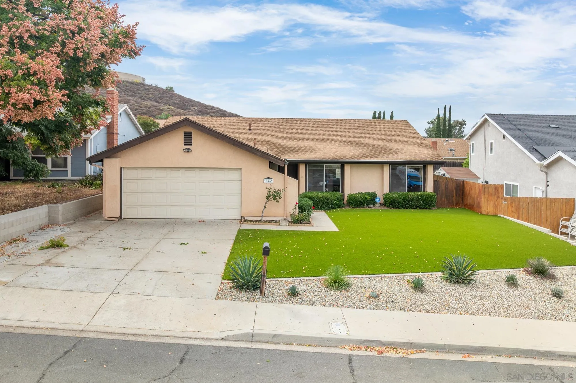 10969 Crystal Springs, Santee