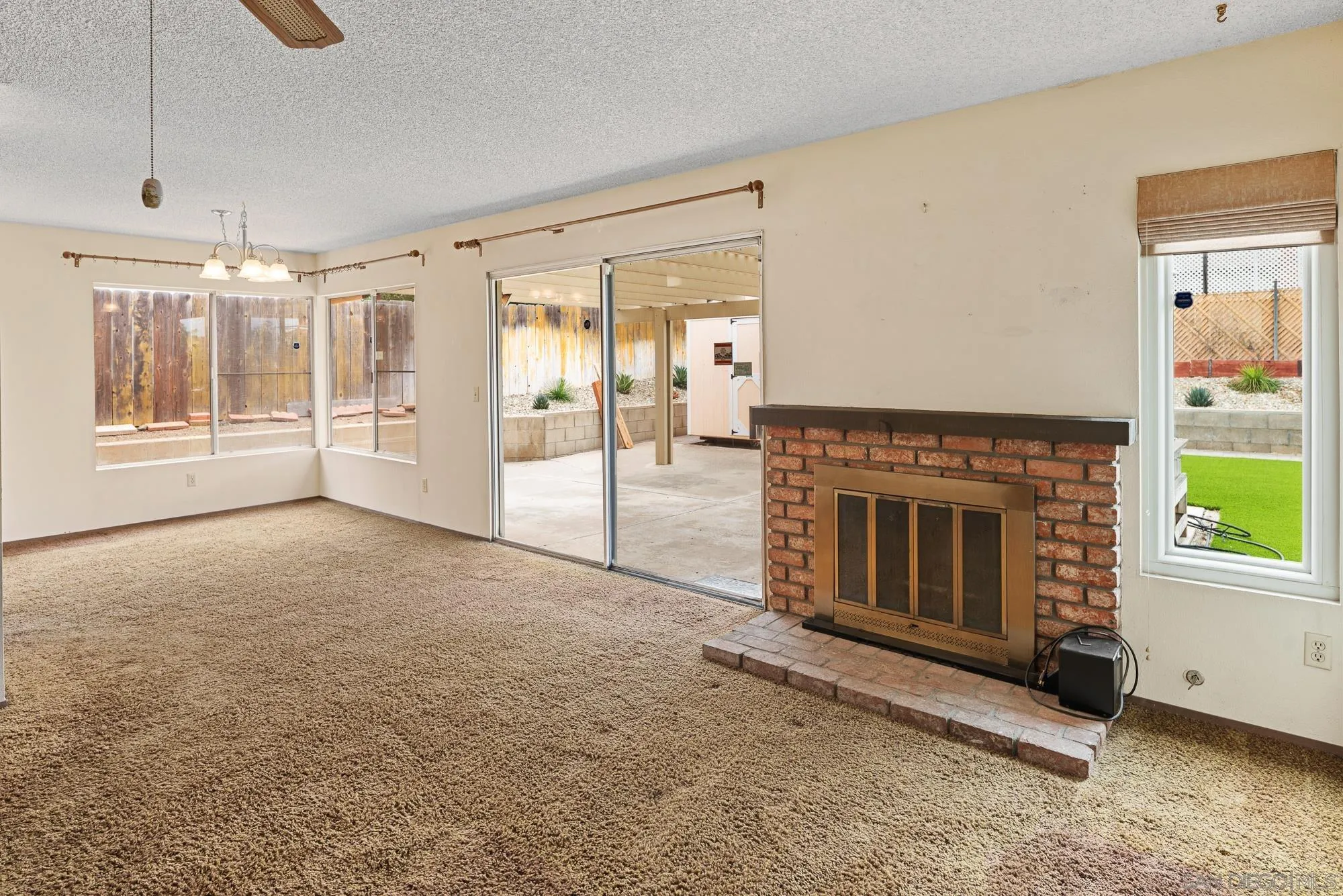 10969 Crystal Springs, Santee
