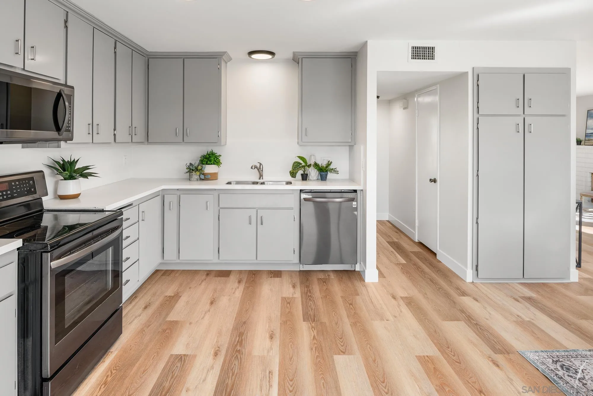 8318 Ridge Route, San Diego
