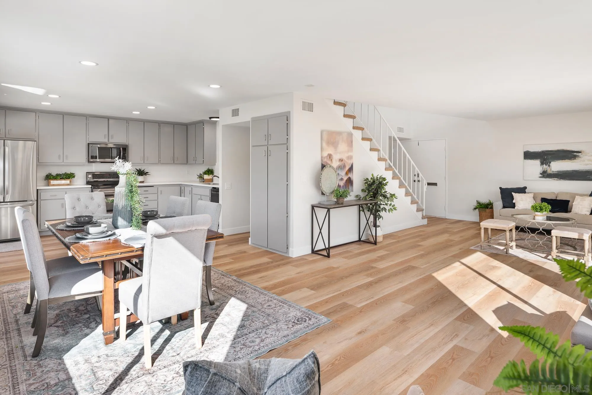 8318 Ridge Route, San Diego
