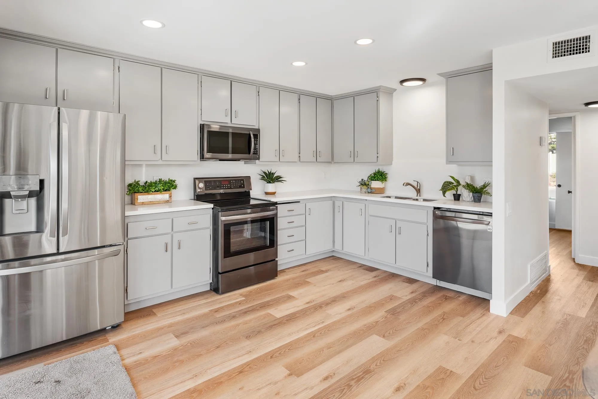 8318 Ridge Route, San Diego