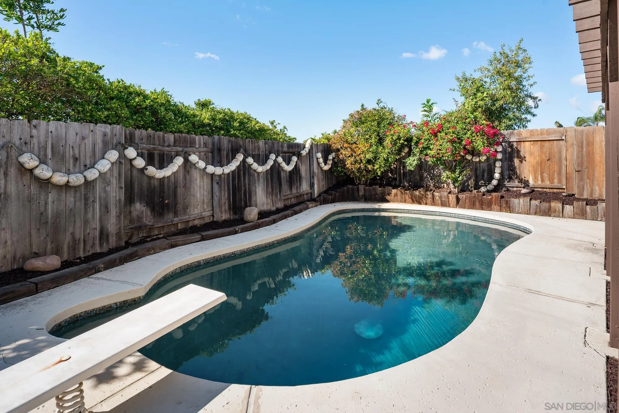 8318 Ridge Route, San Diego