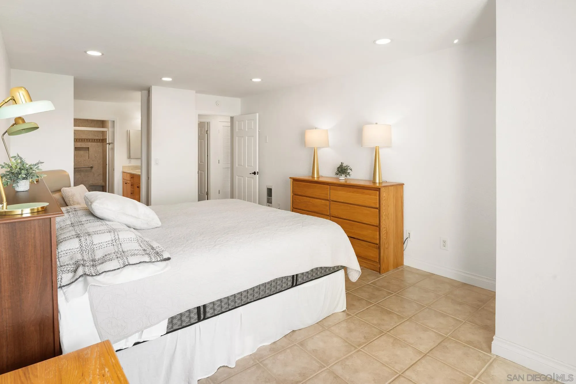 7360 Park Ridge Unit 118, San Diego Unit: 118
