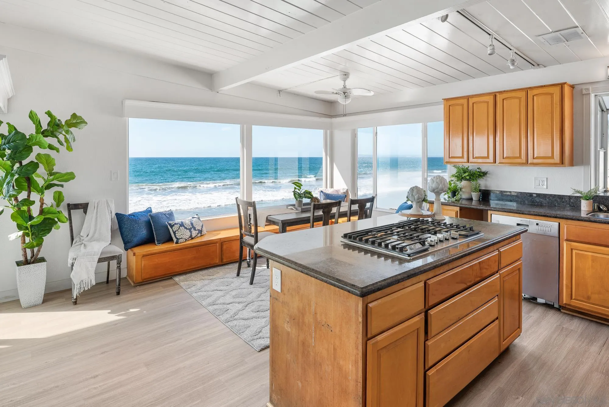 1680 Seacoast Drive Unit D, Imperial Beach Unit: D