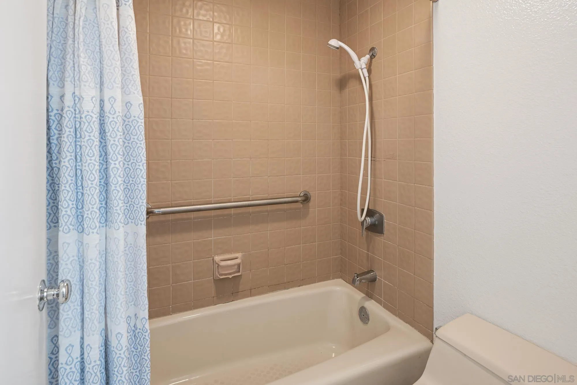 3570 First Ave Unit 19