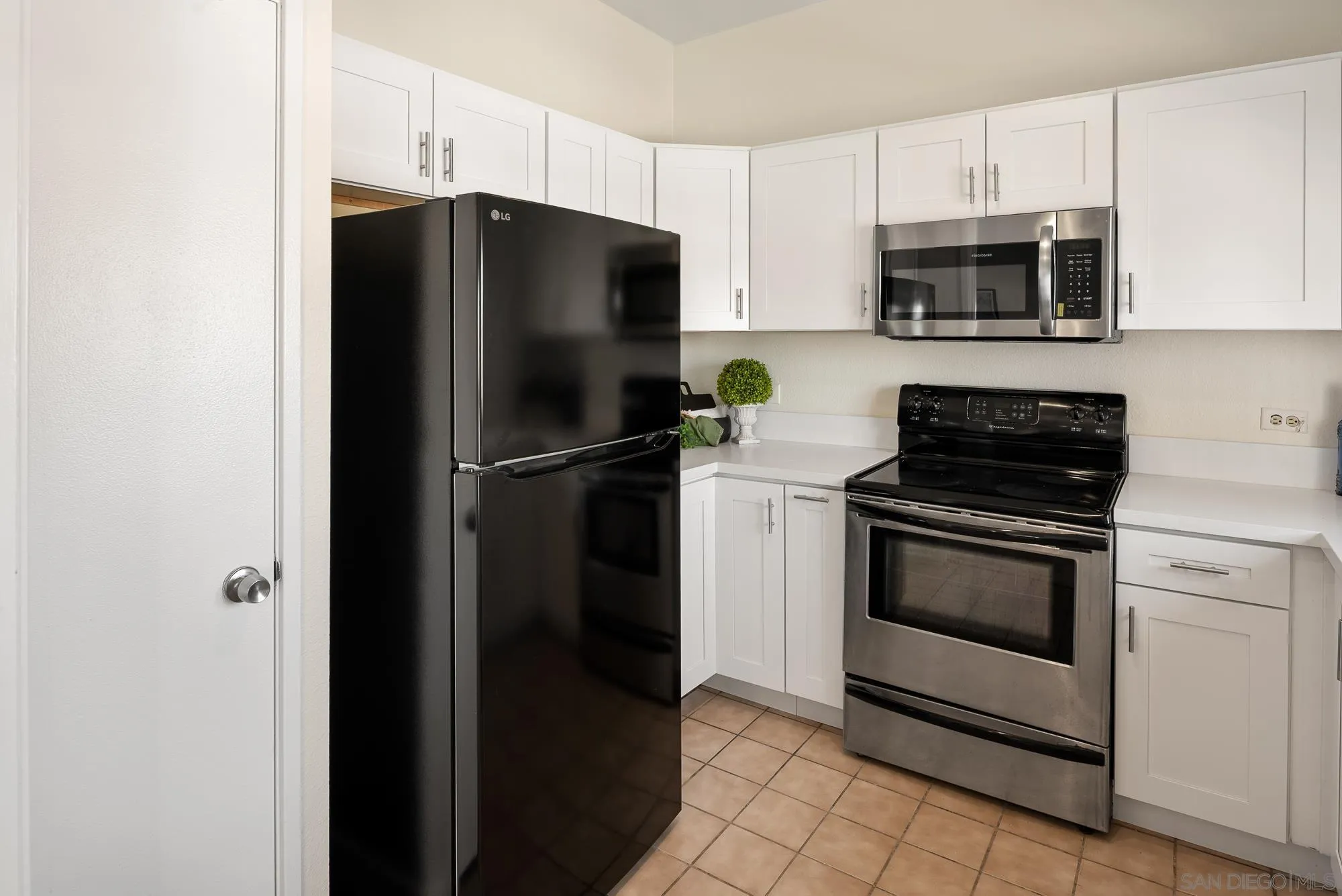 3570 First Ave Unit 19