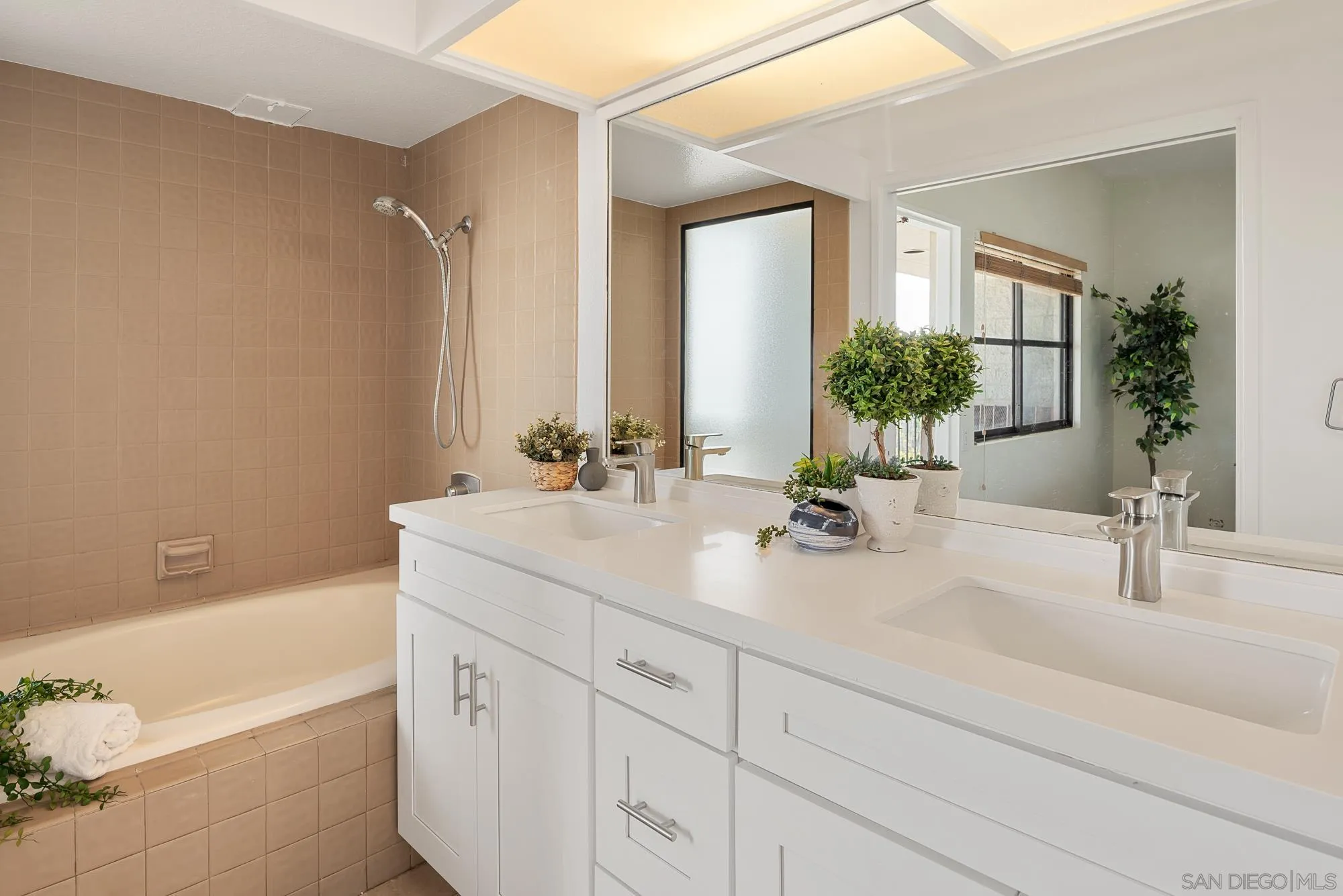 3570 First Ave Unit 19