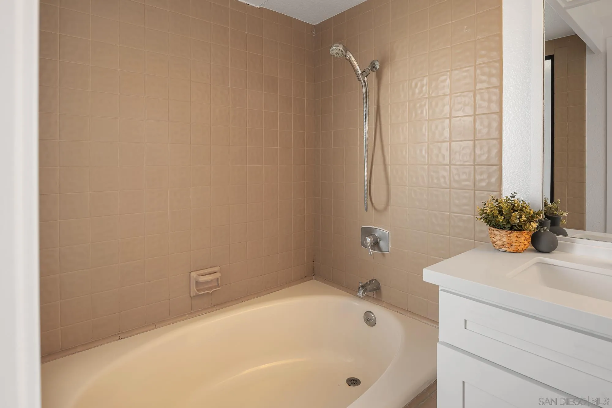 3570 First Ave Unit 19