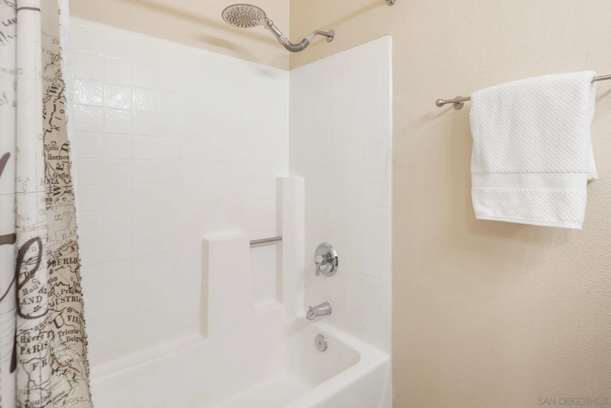 1950 Camino De La Reina Unit 208