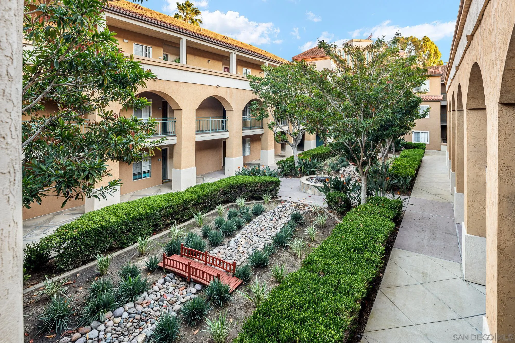 1950 Camino De La Reina Unit 208