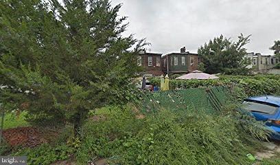3063 N DARIEN STREET