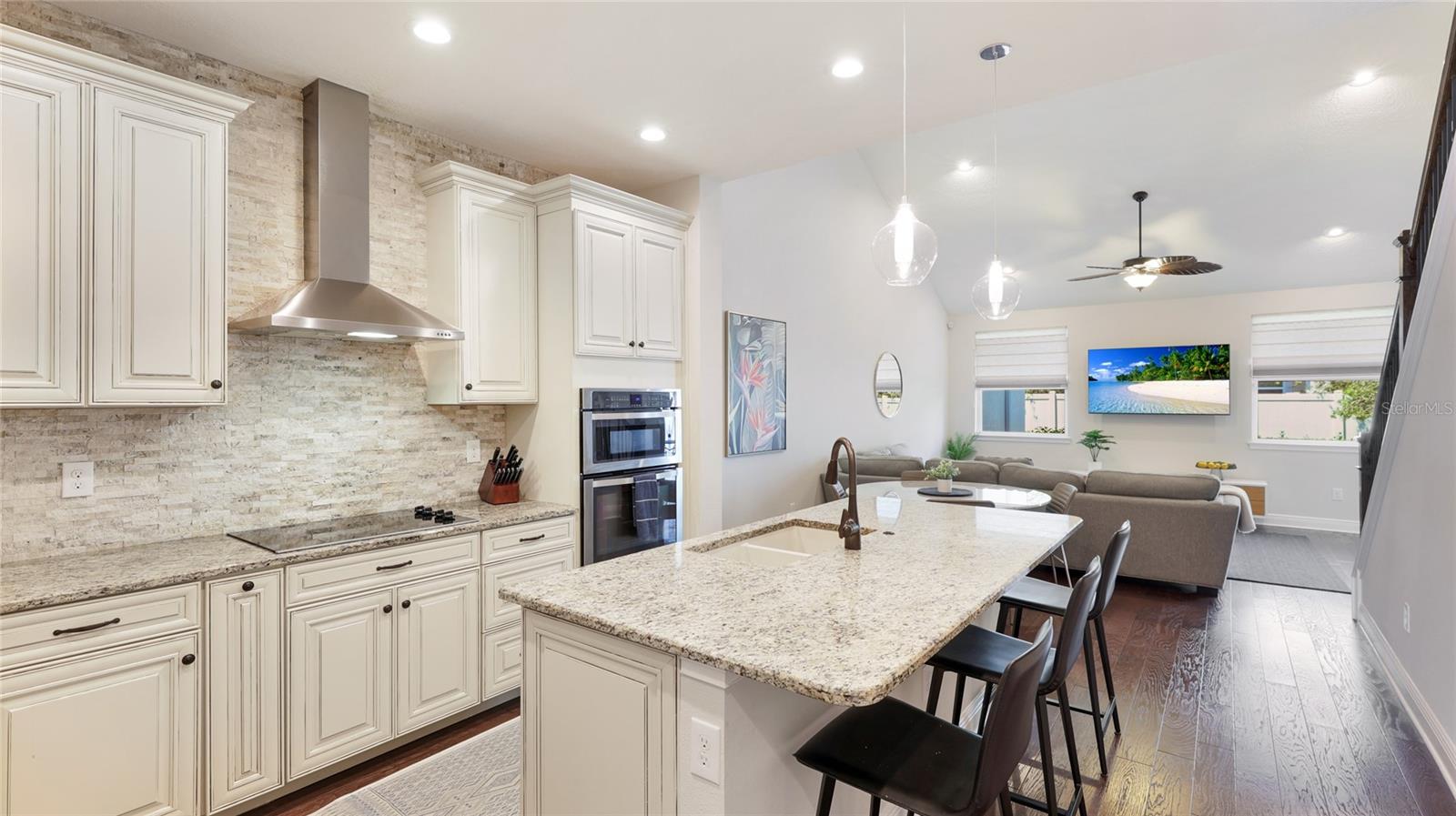 3684 FESCUE LN