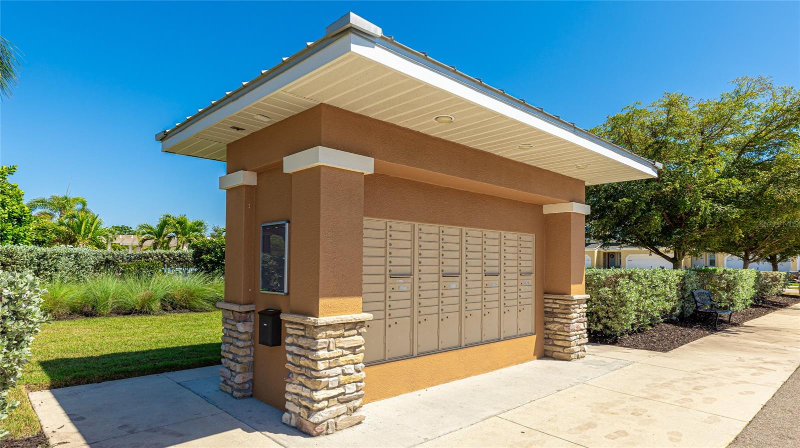 3684 FESCUE LN