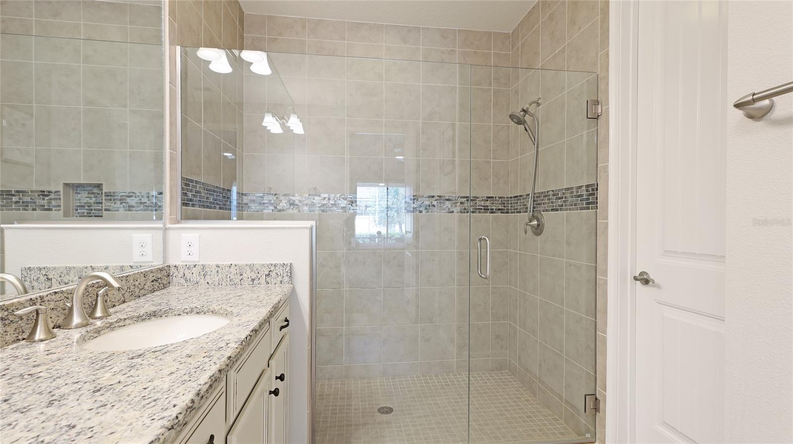 3684 FESCUE LN