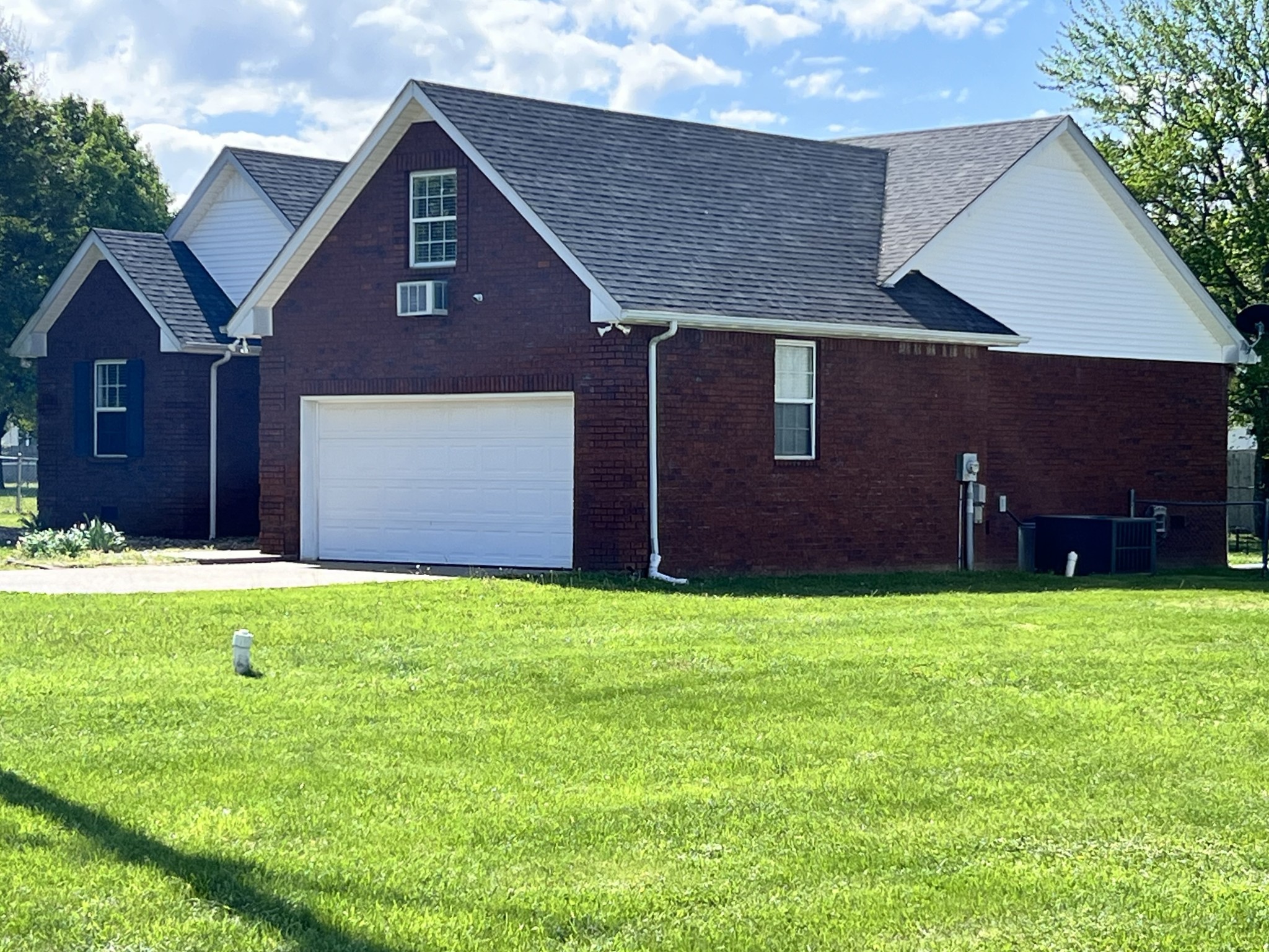 1203 Andrea Ln