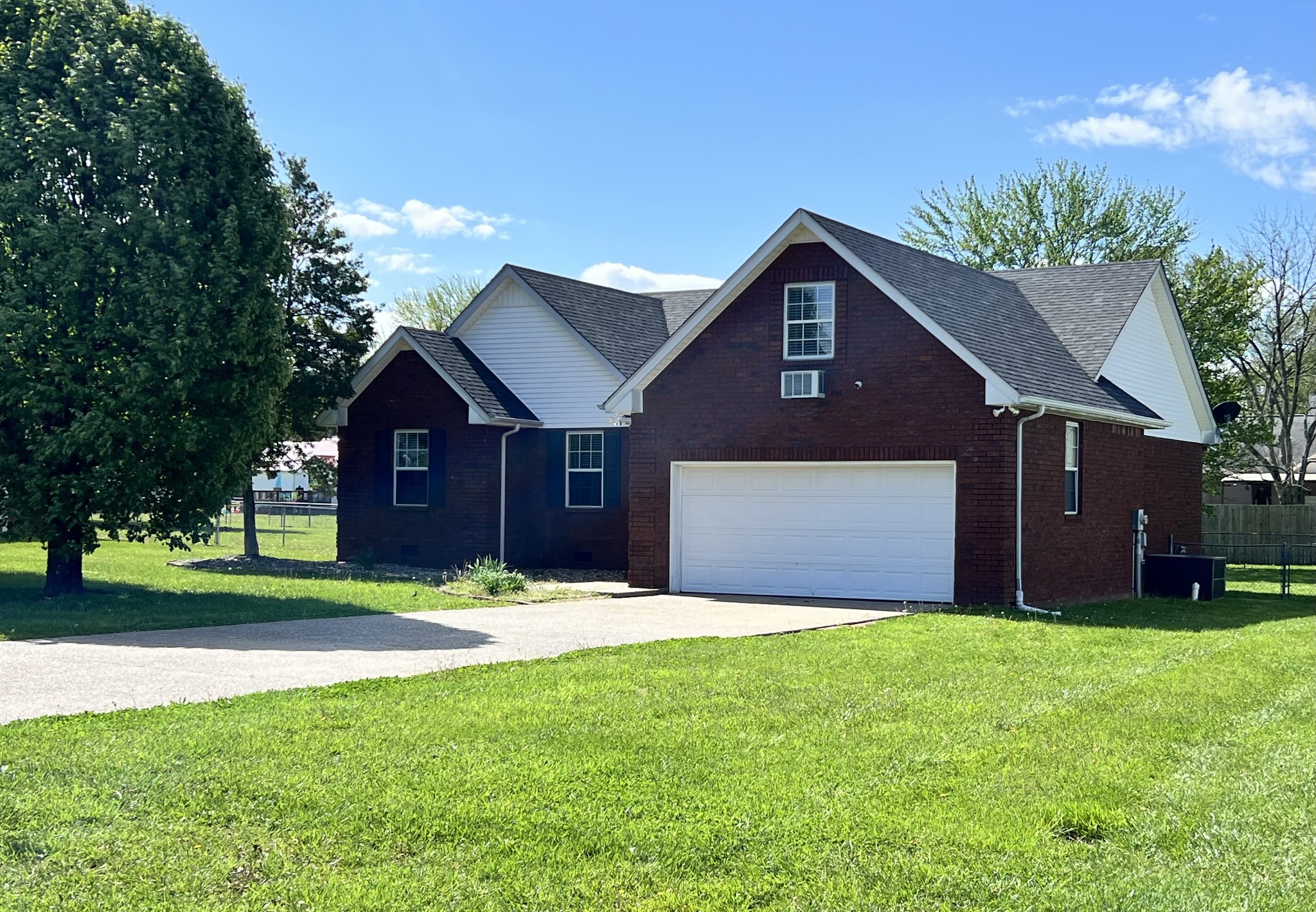 1203 Andrea Ln