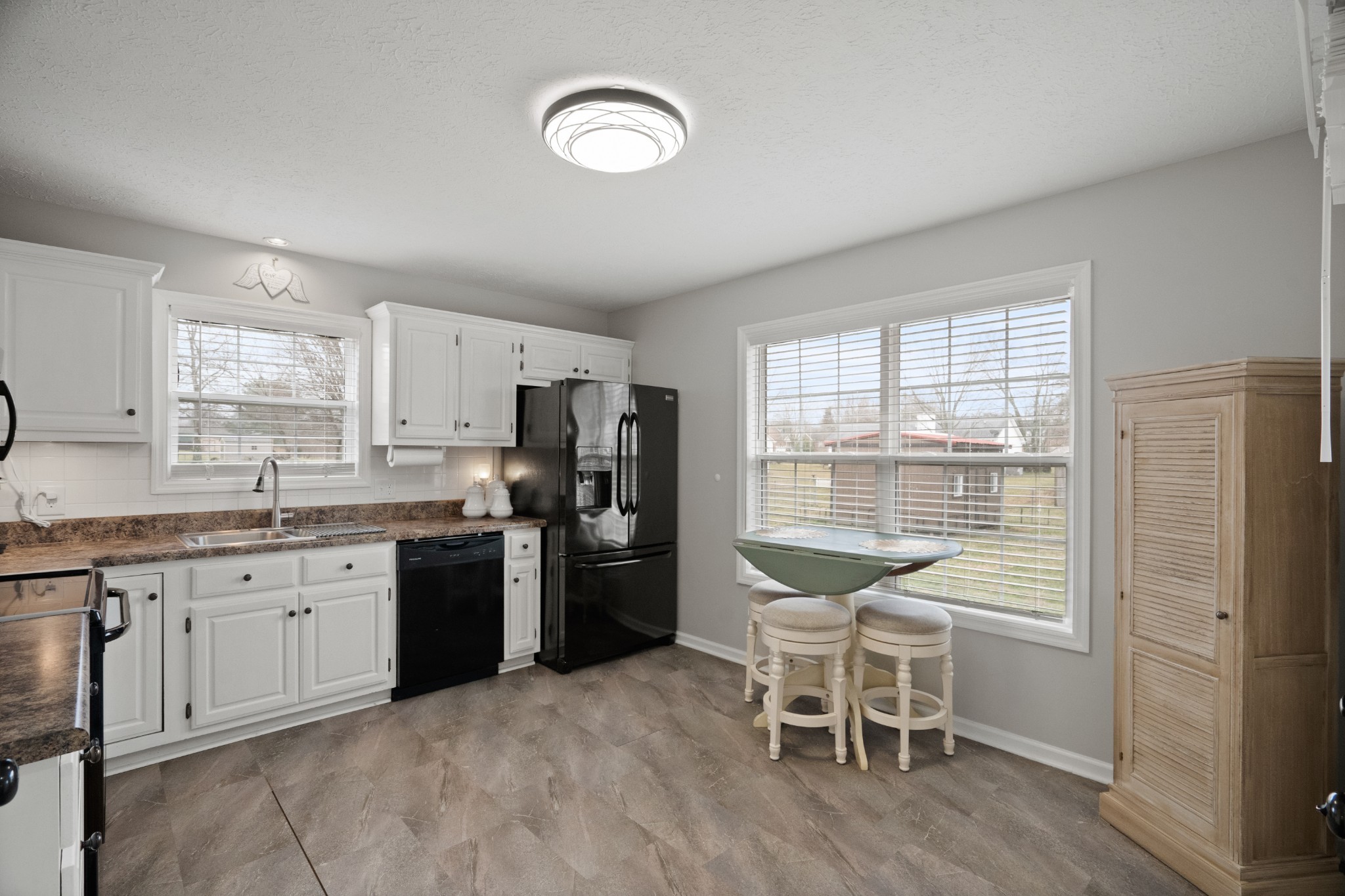 1203 Andrea Ln