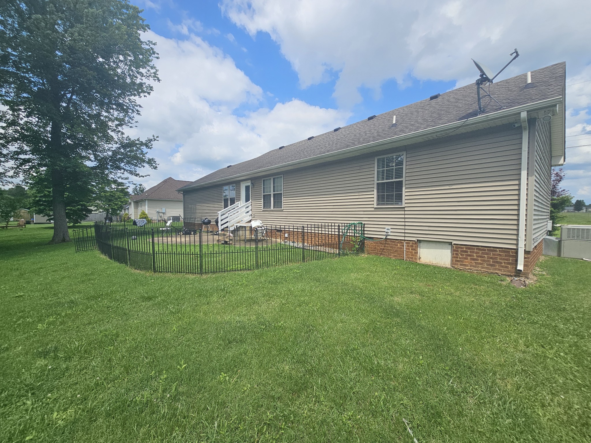 328 Airport Rd