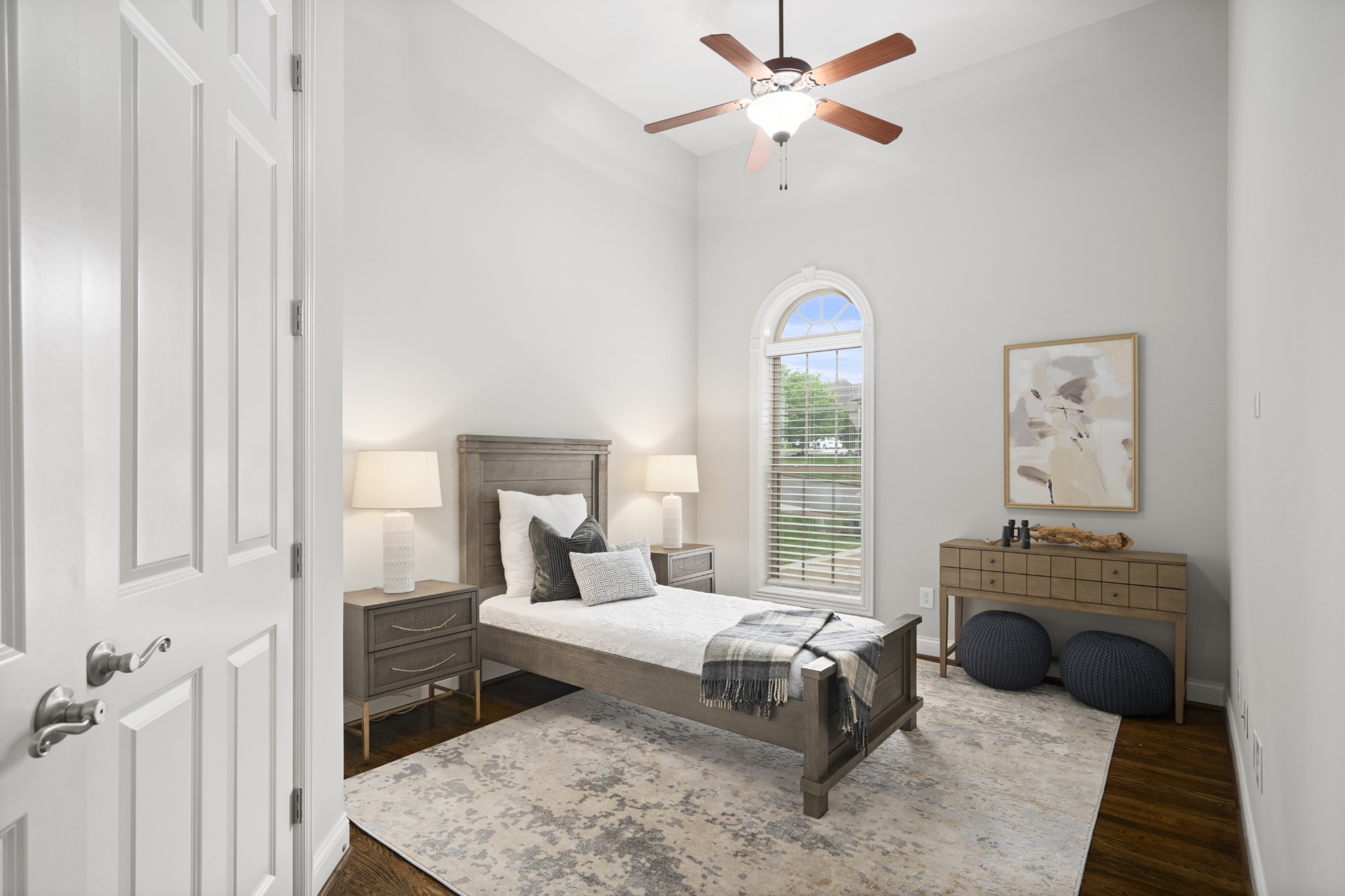 986 Isaac Franklin Dr