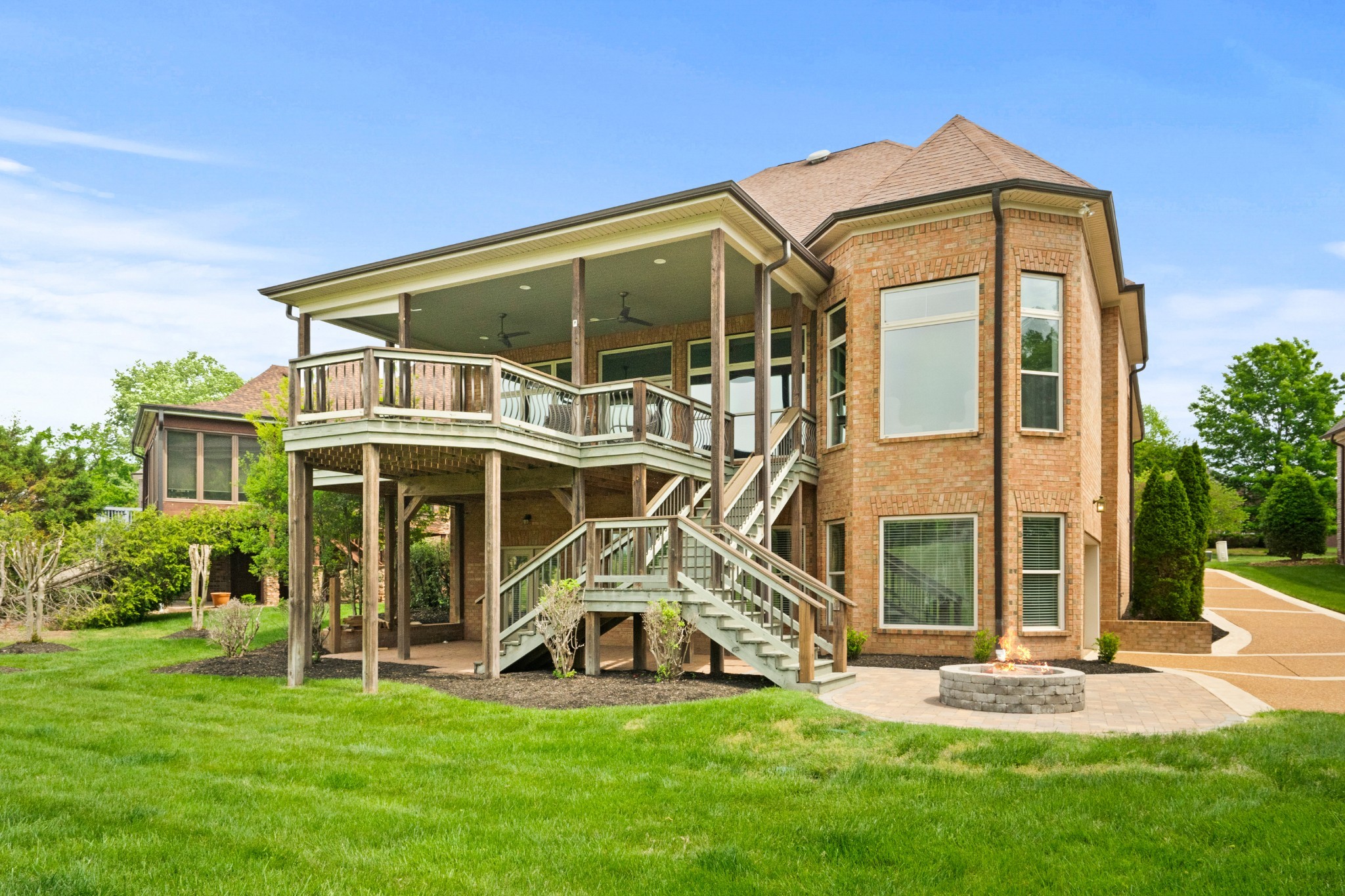 986 Isaac Franklin Dr