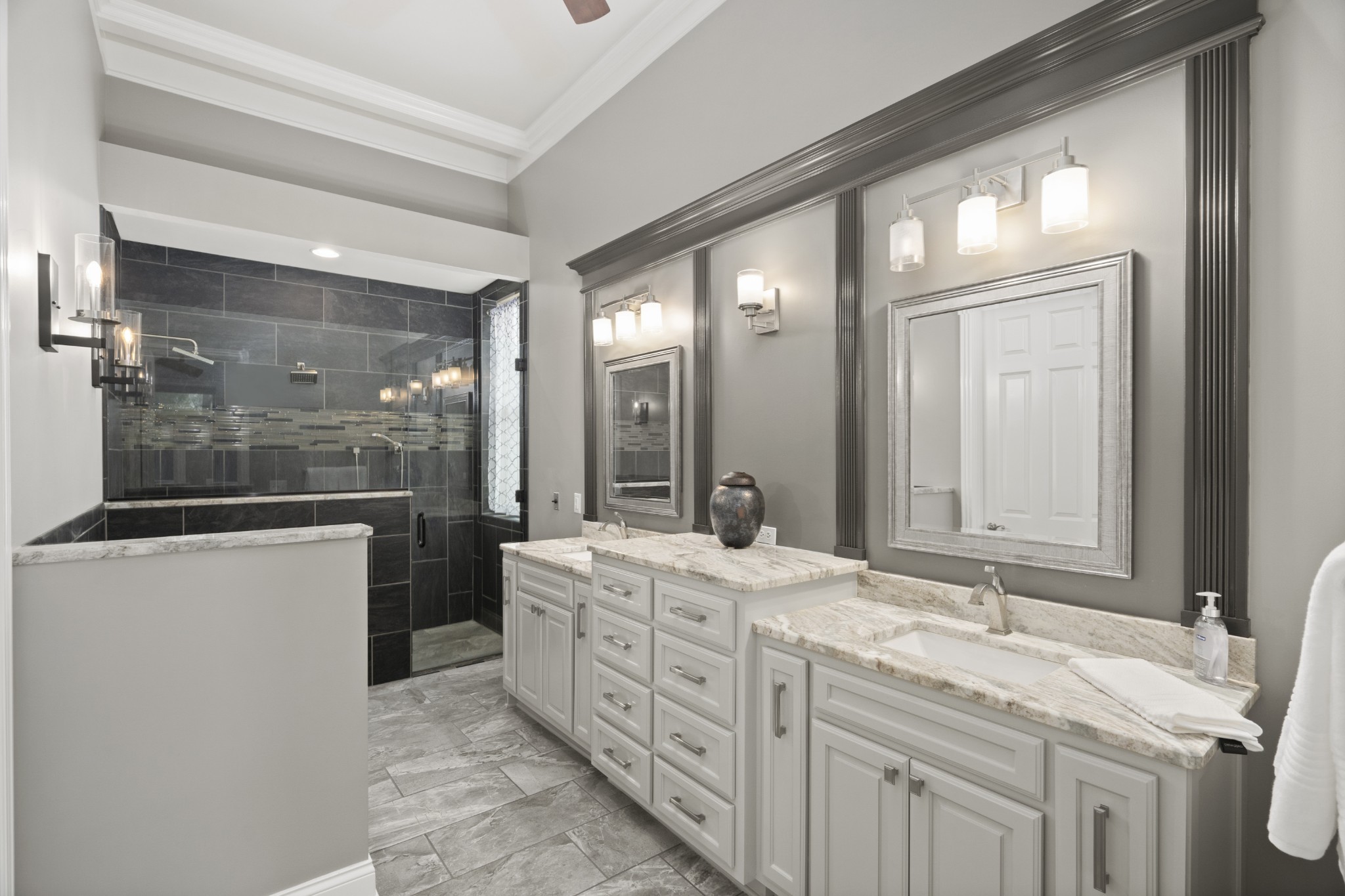 986 Isaac Franklin Dr