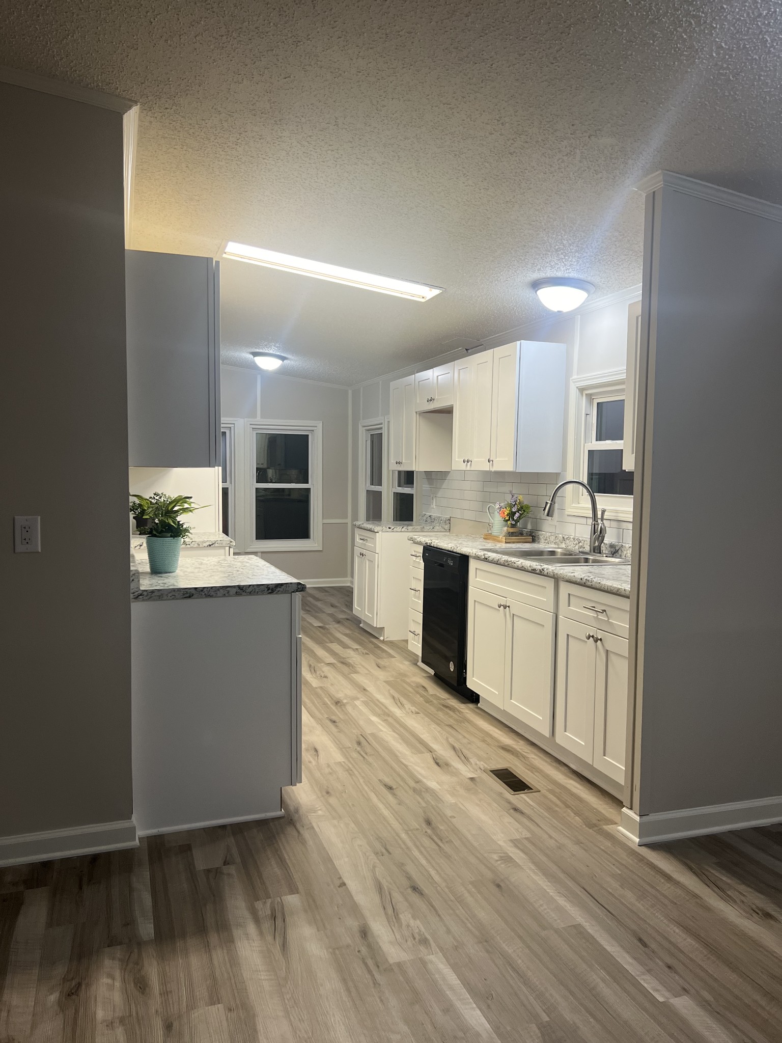 305 Blue Door Rd