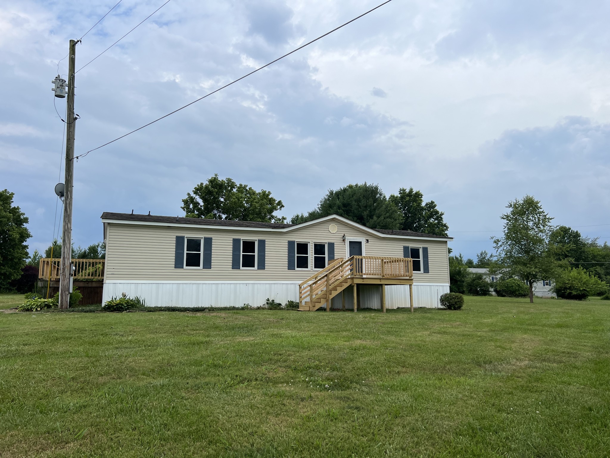 305 Blue Door Rd