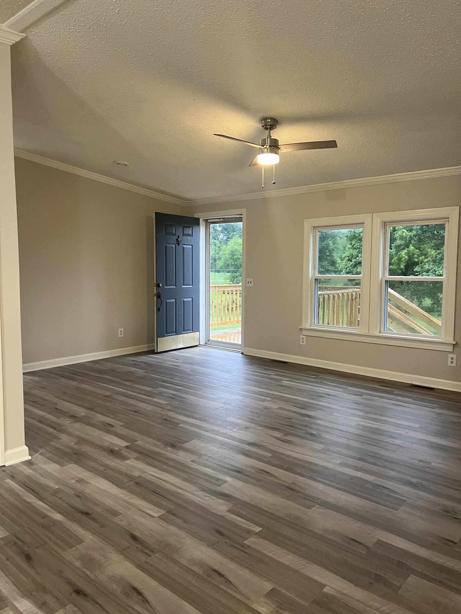 305 Blue Door Rd