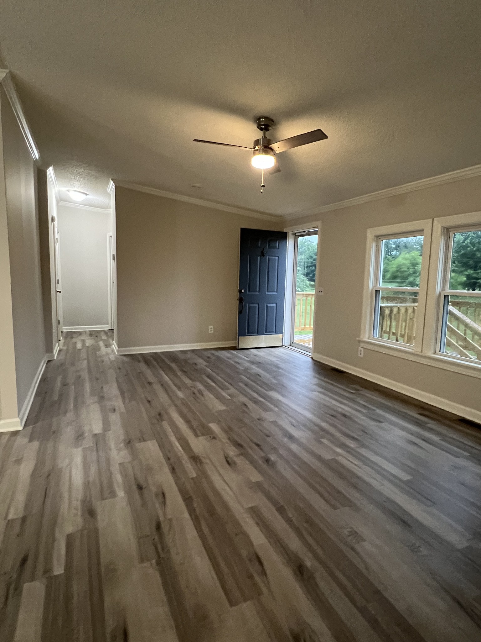 305 Blue Door Rd