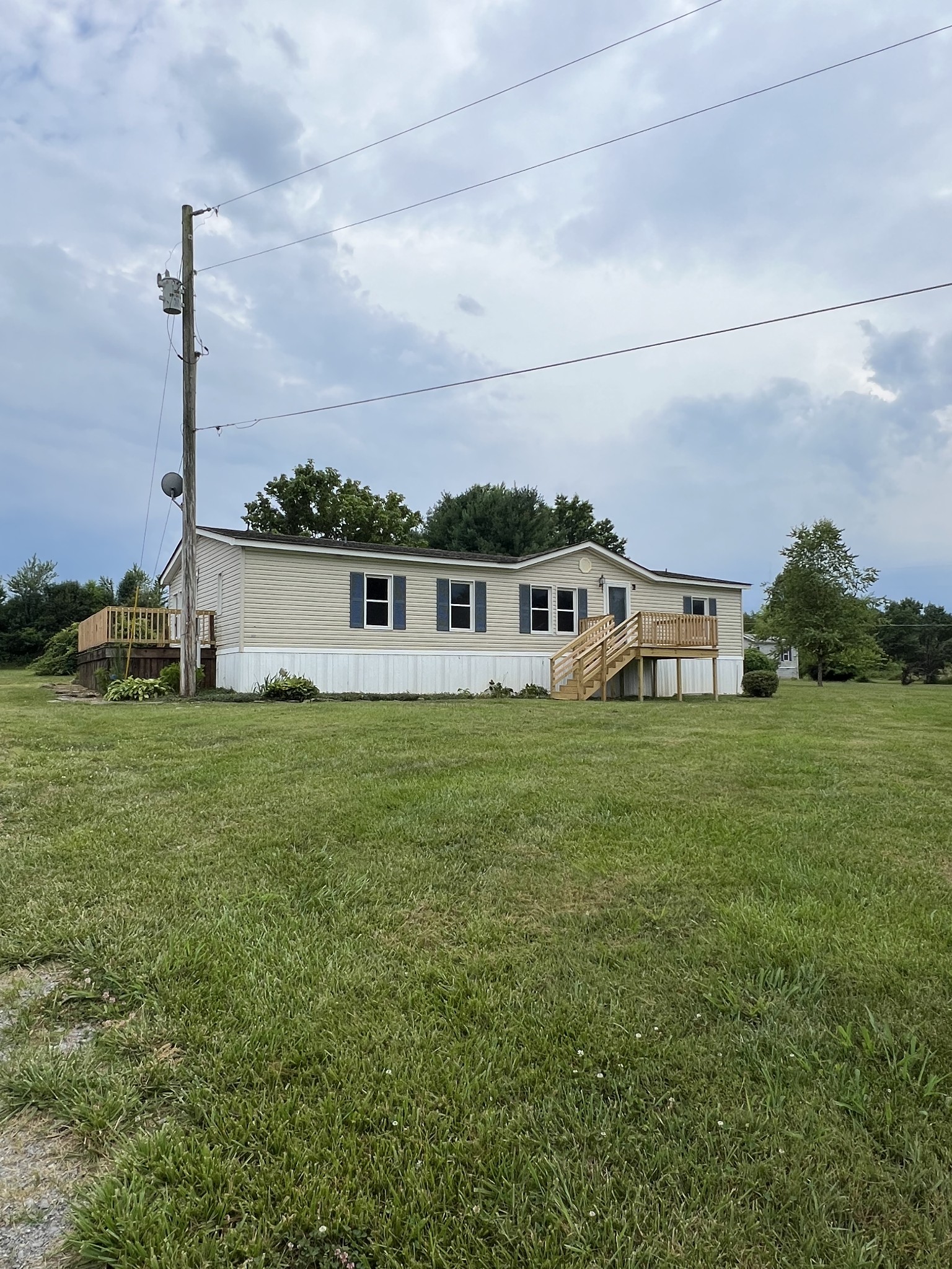 305 Blue Door Rd