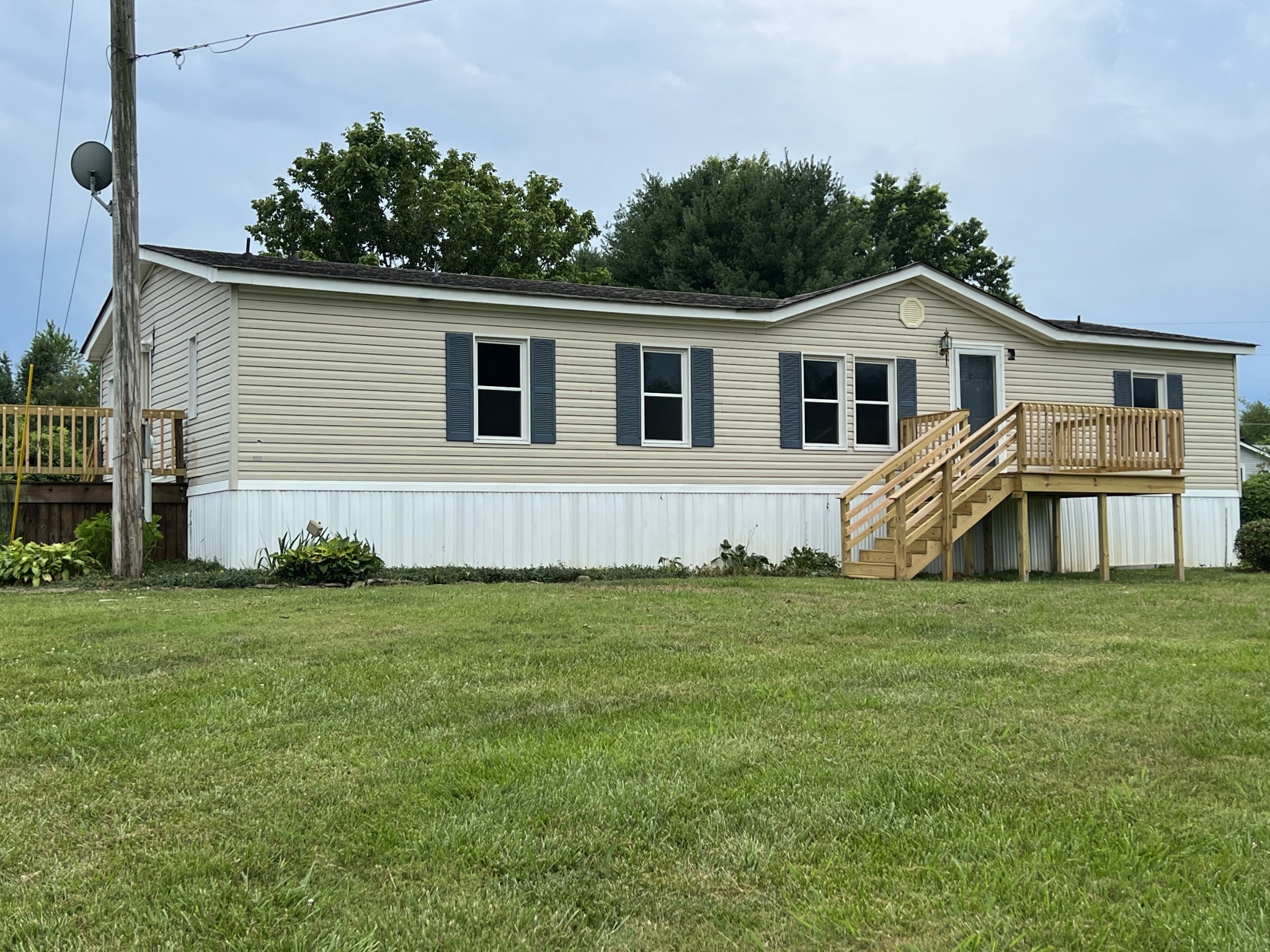 305 Blue Door Rd