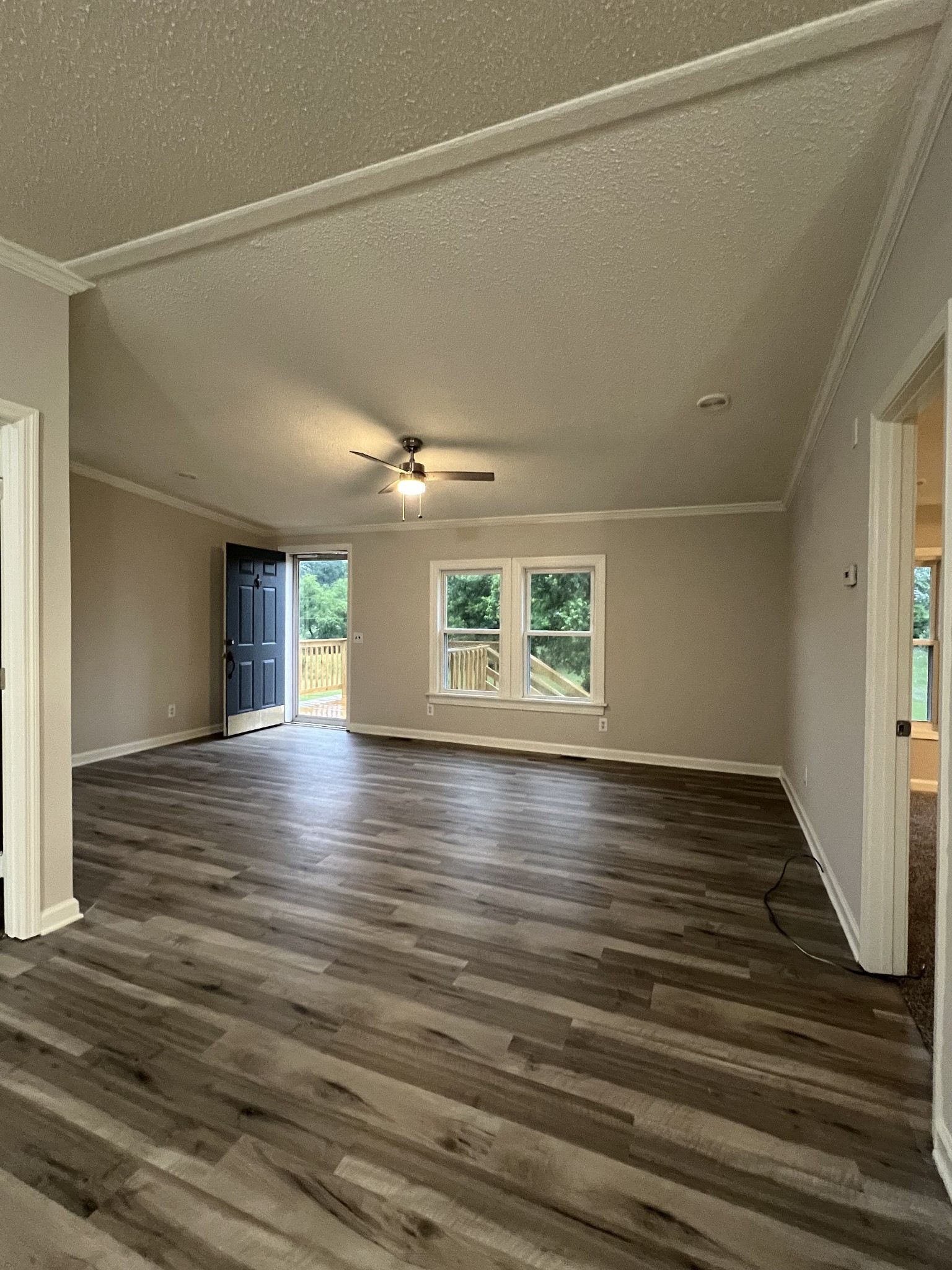 305 Blue Door Rd