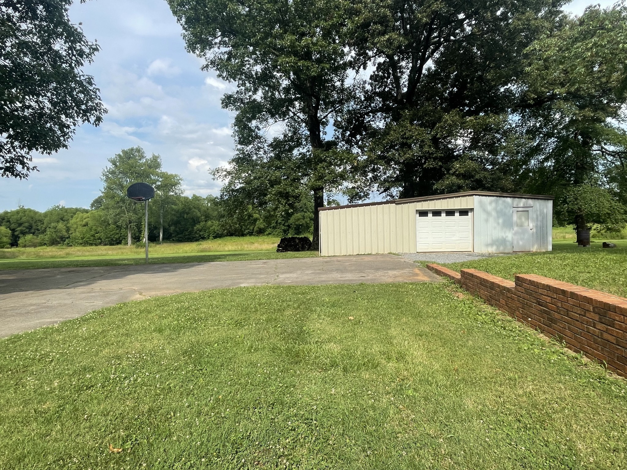 9359 Highway 49E