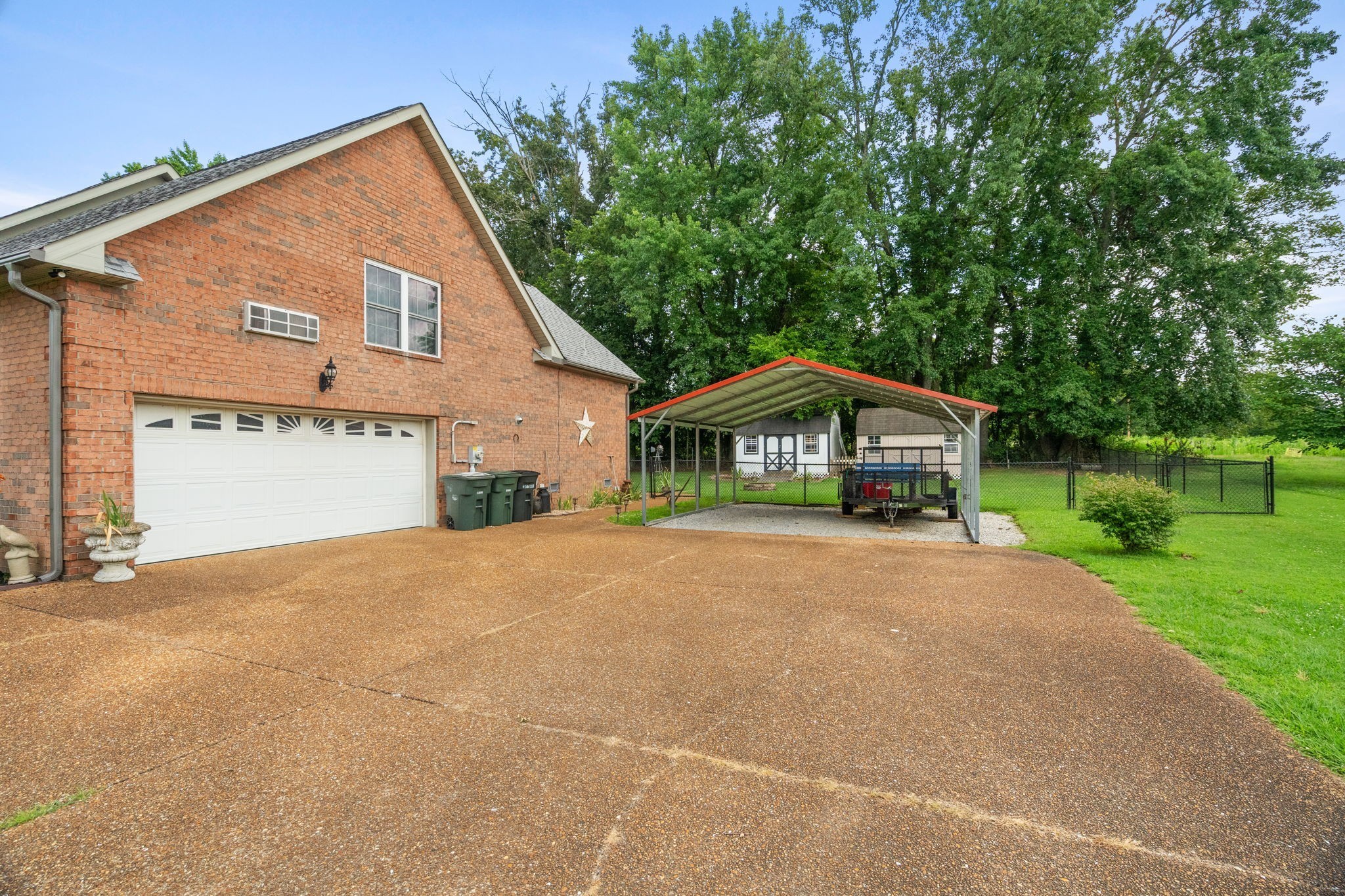 108 Lyon Dr
