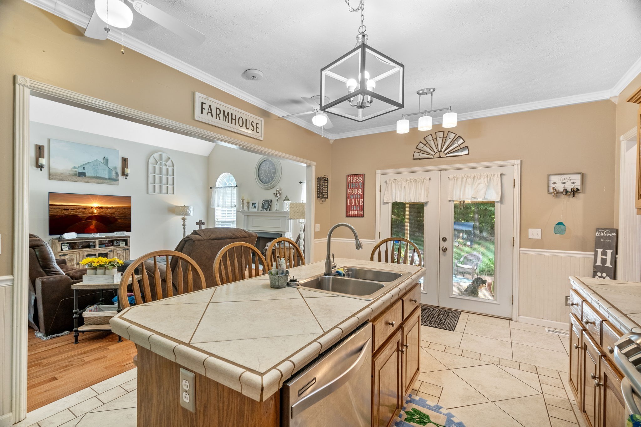 108 Lyon Dr