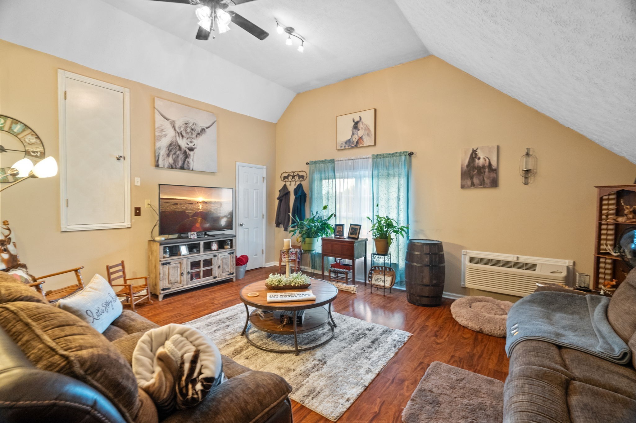 108 Lyon Dr