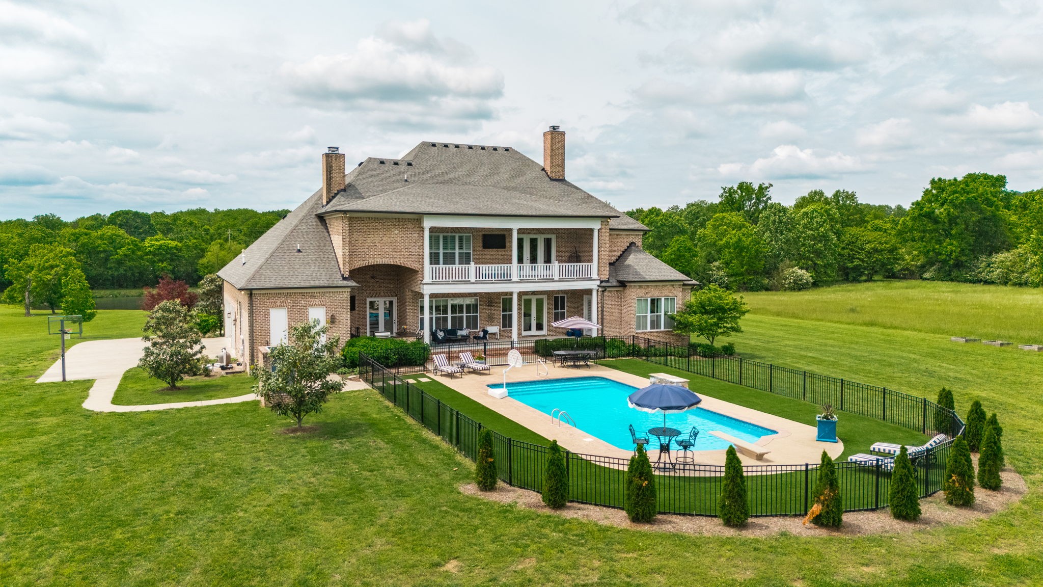 568 Forest Retreat Rd