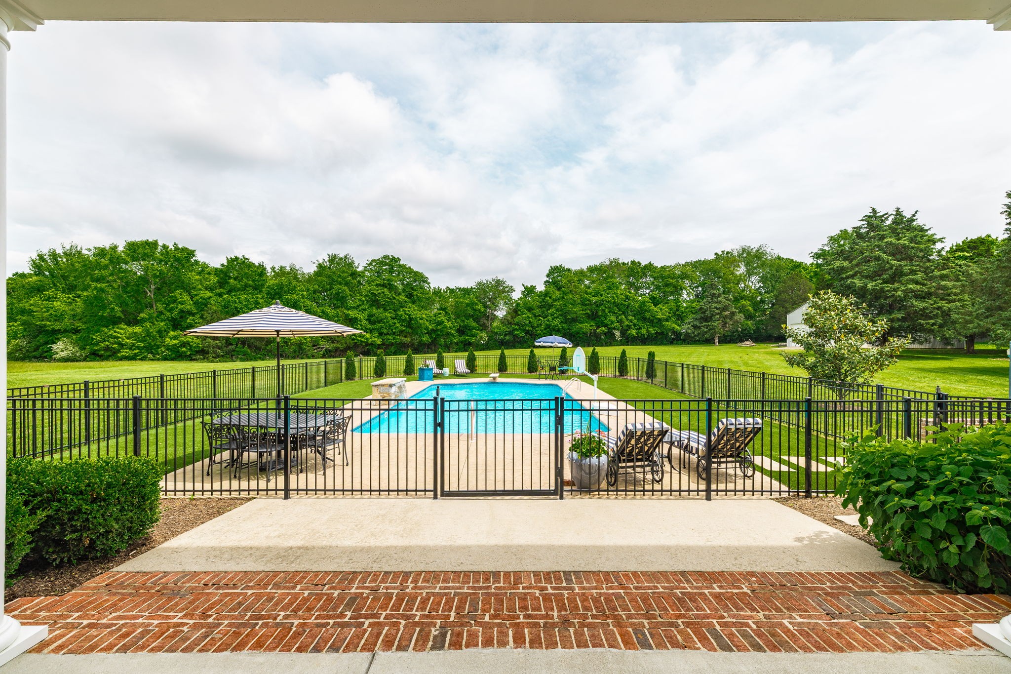 568 Forest Retreat Rd