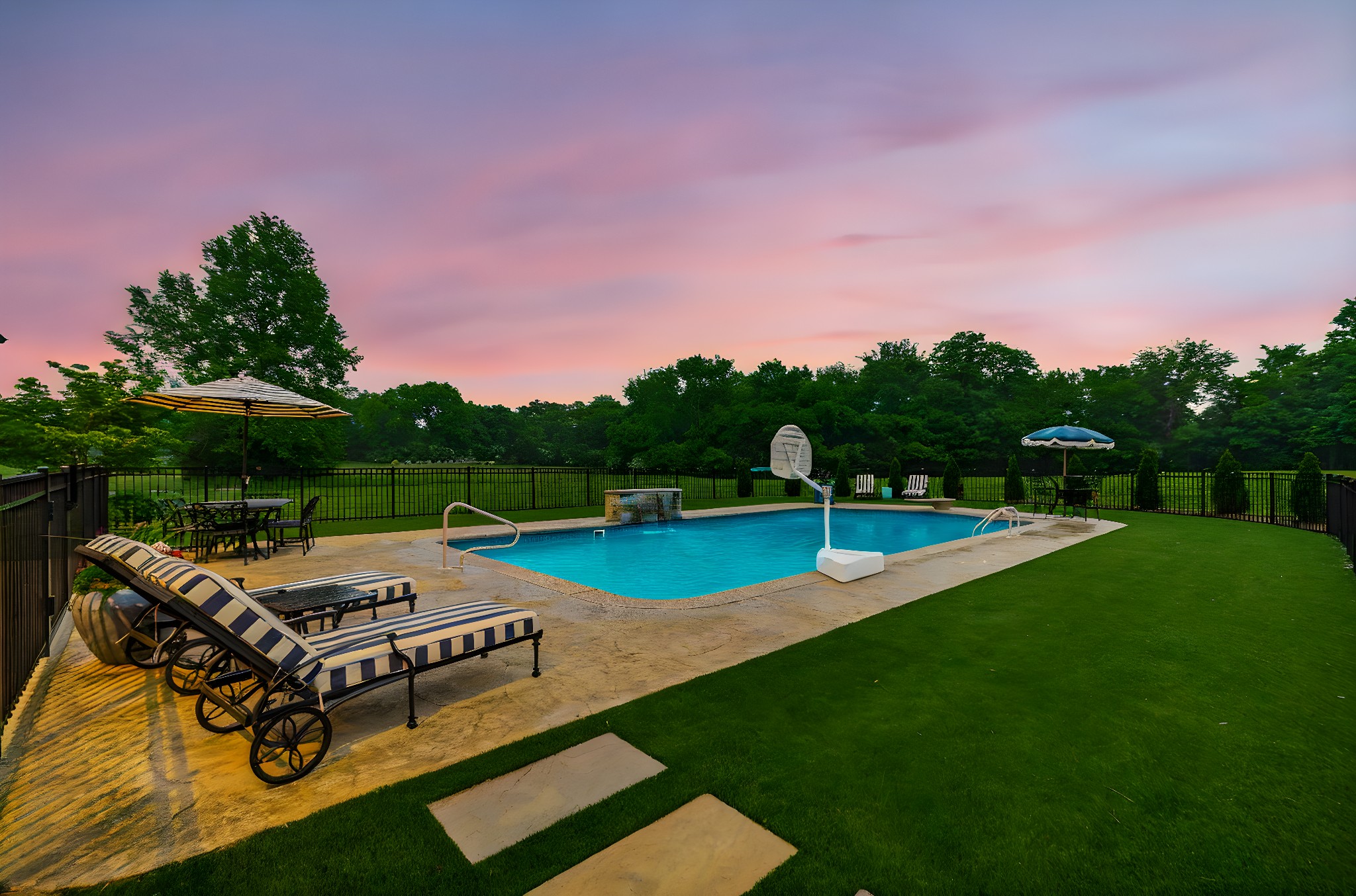 568 Forest Retreat Rd