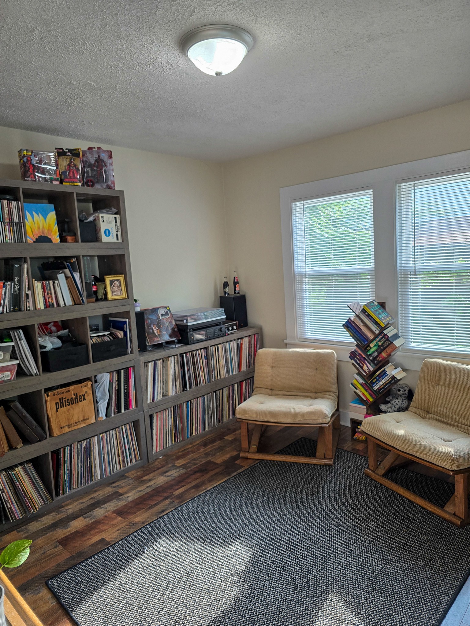 103 Oak St