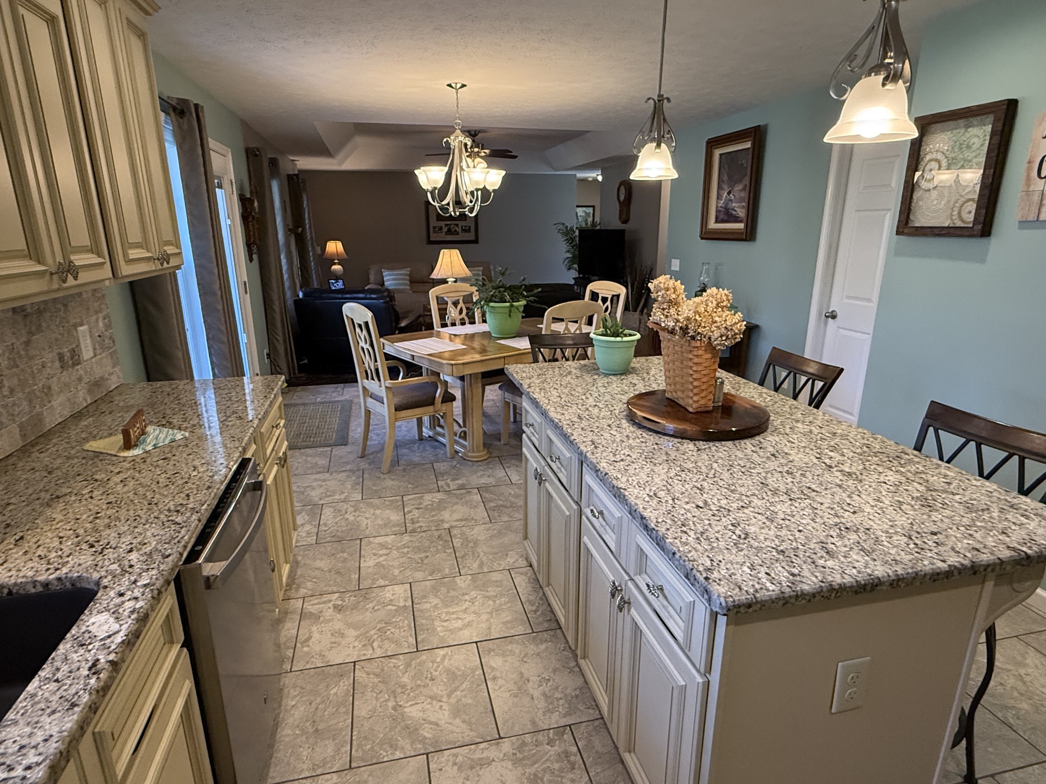 334 N Centerpoint Rd