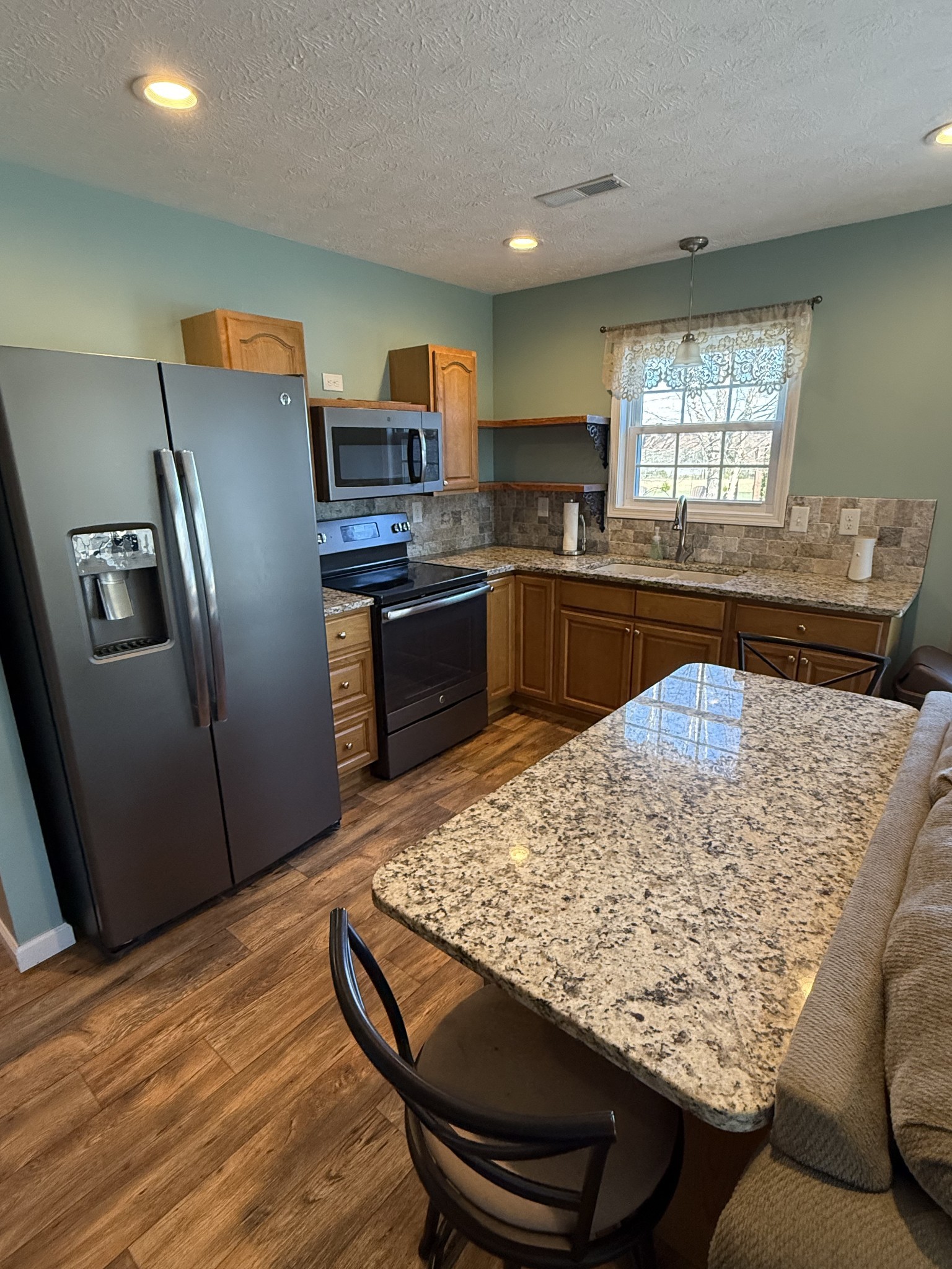 334 N Centerpoint Rd