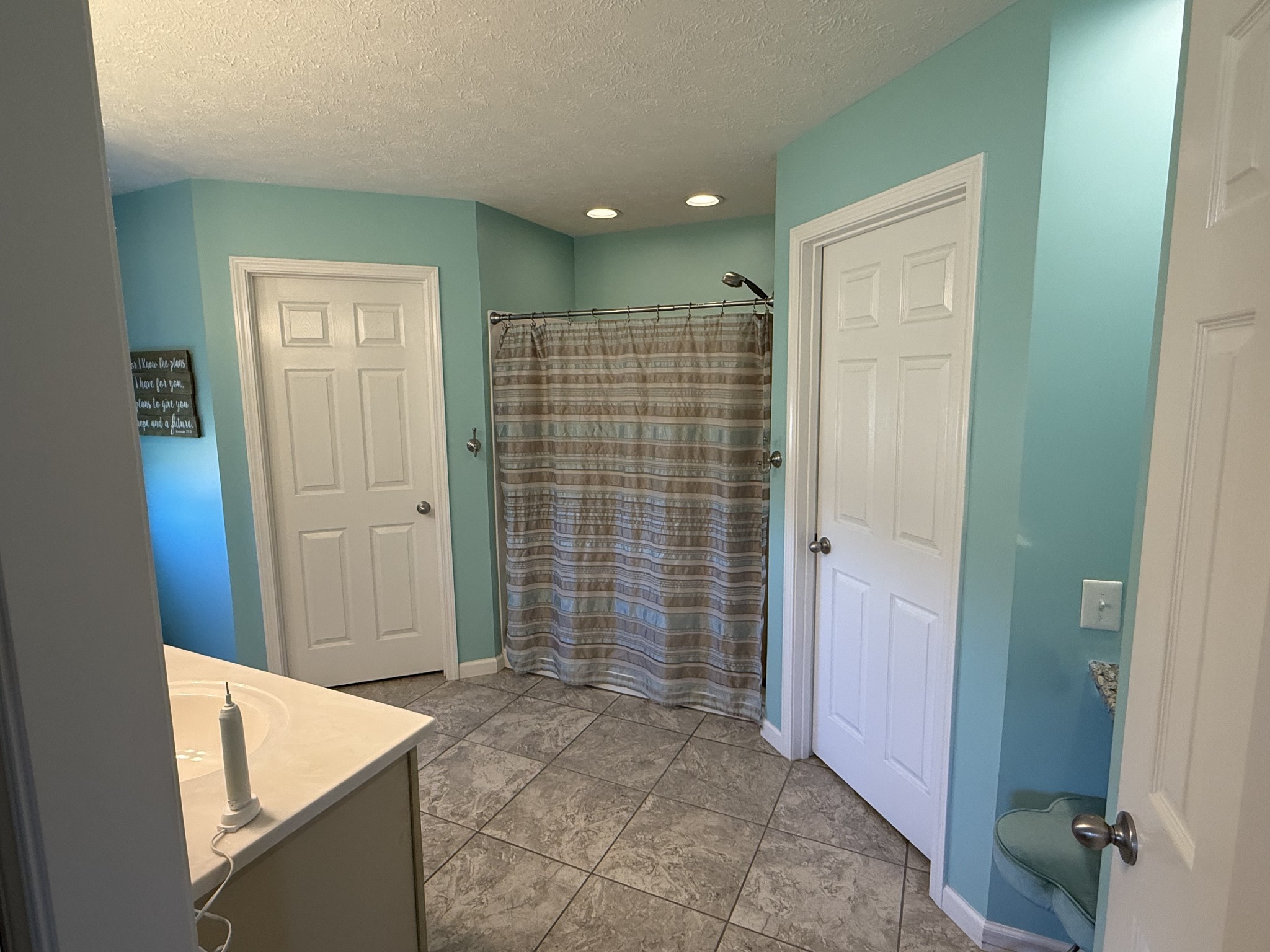334 N Centerpoint Rd