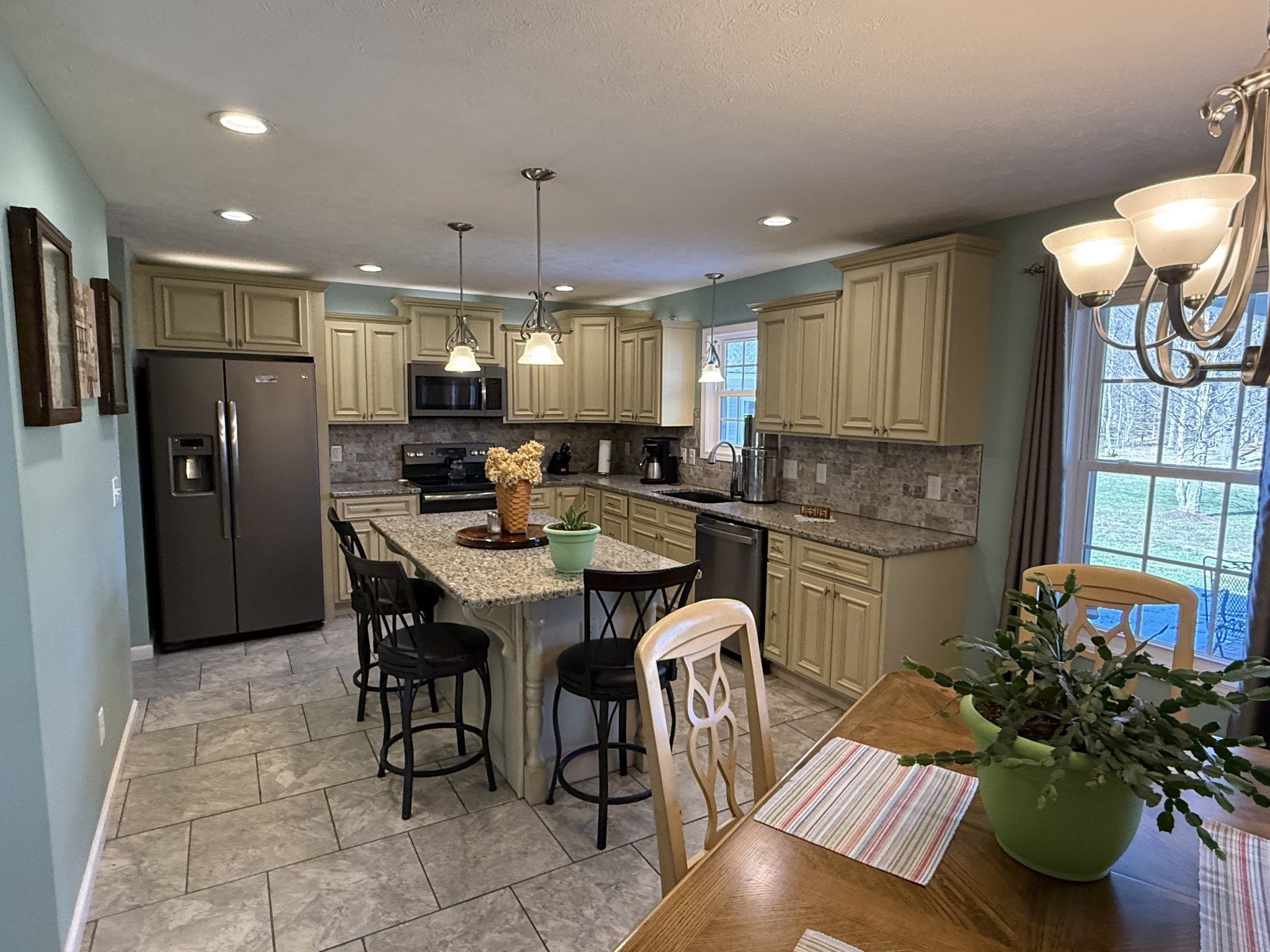 334 N Centerpoint Rd