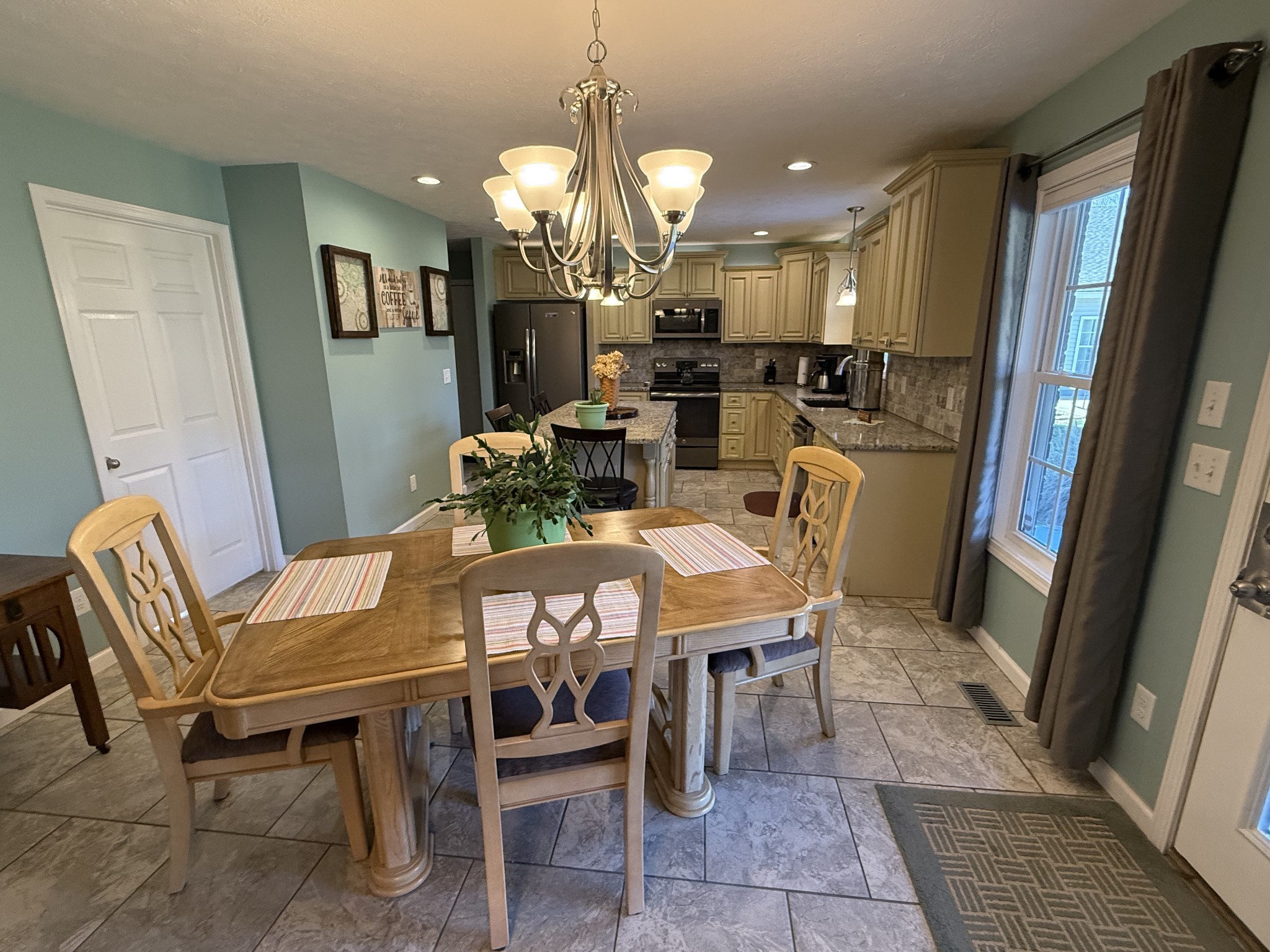 334 N Centerpoint Rd