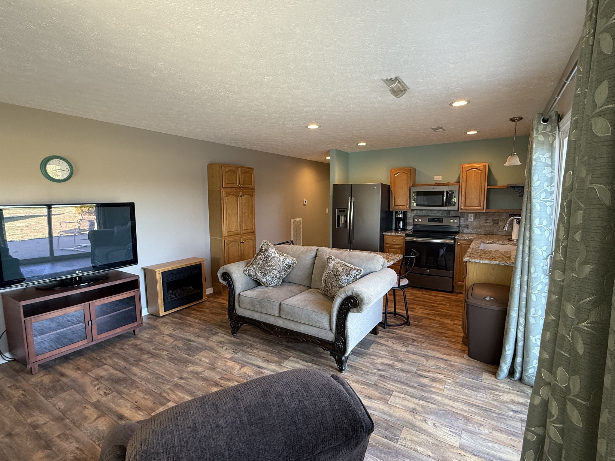 334 N Centerpoint Rd