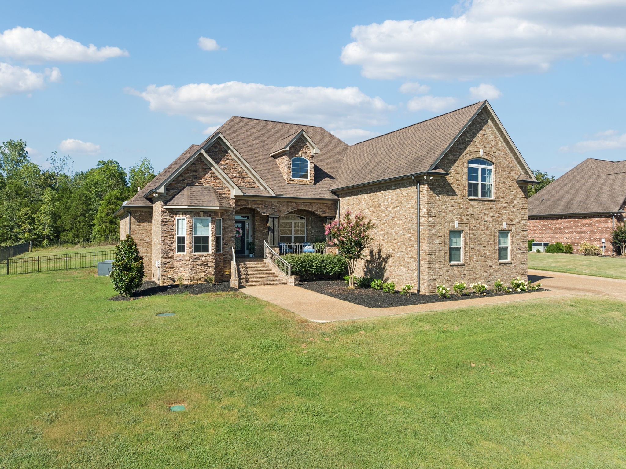 795 Stonebrook Ln
