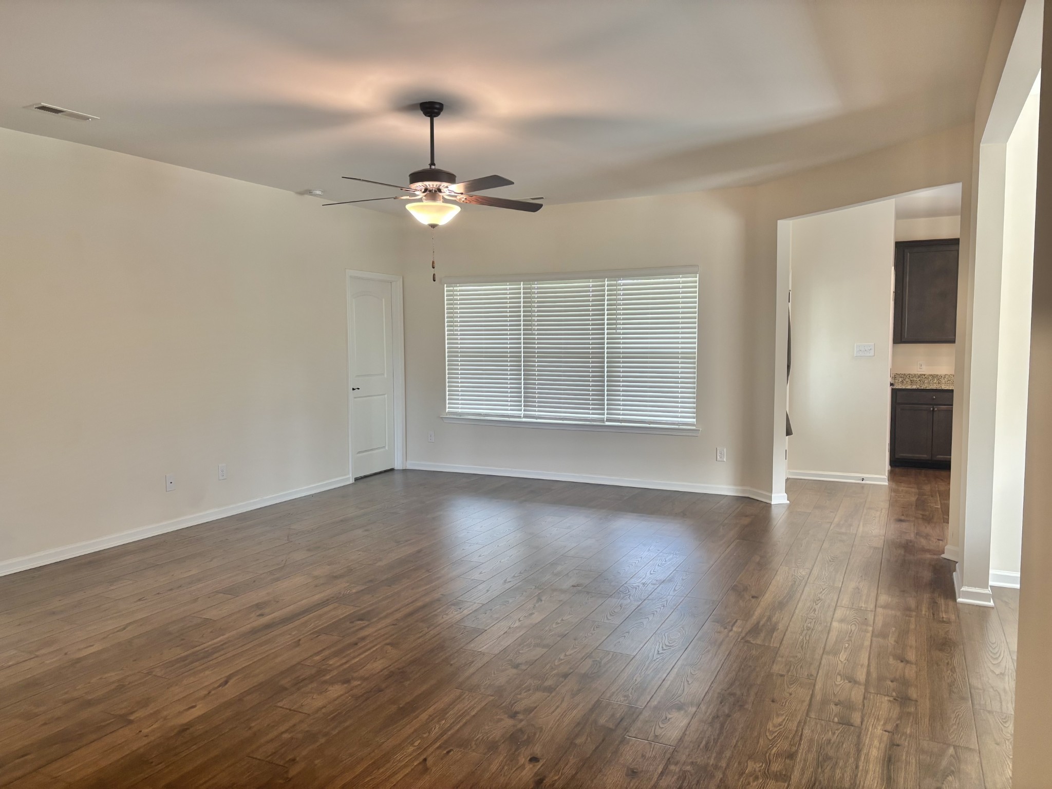 560 Fredericksburg Dr
