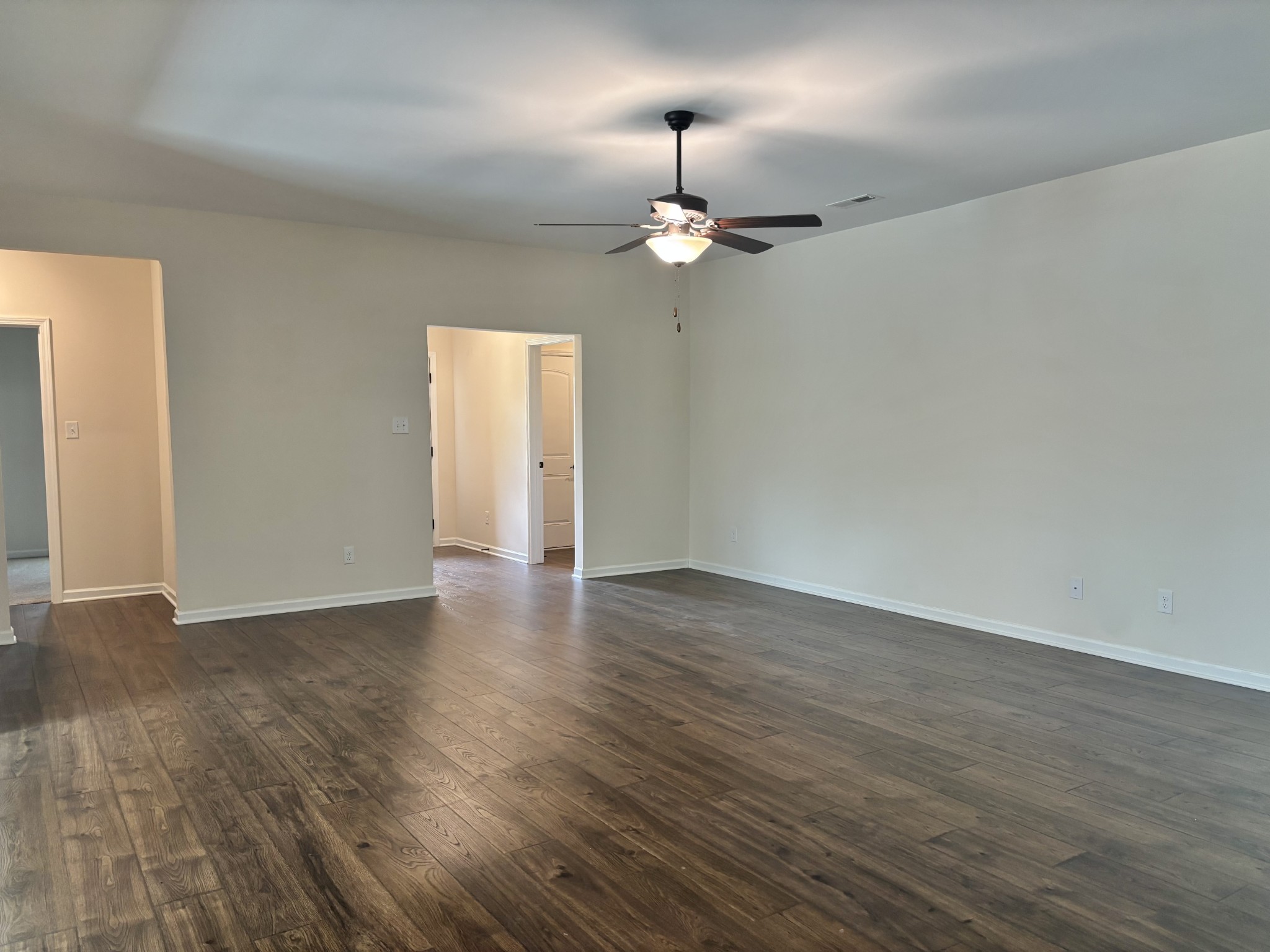 560 Fredericksburg Dr