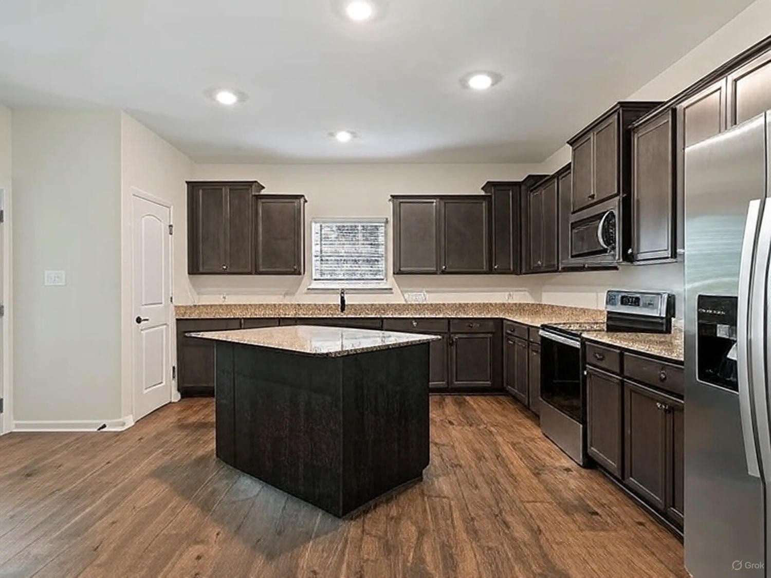 560 Fredericksburg Dr